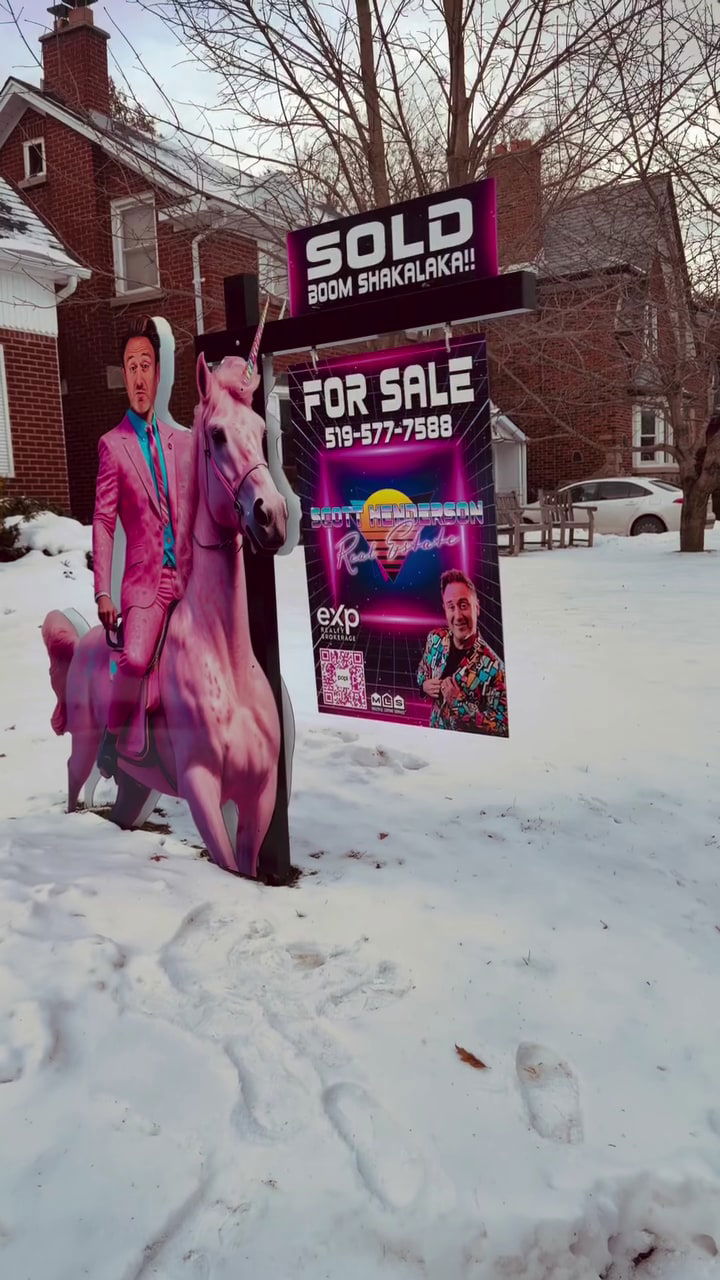 insane-unicorn-real-estate-sign-that-definitely-draws-attention-video-cover