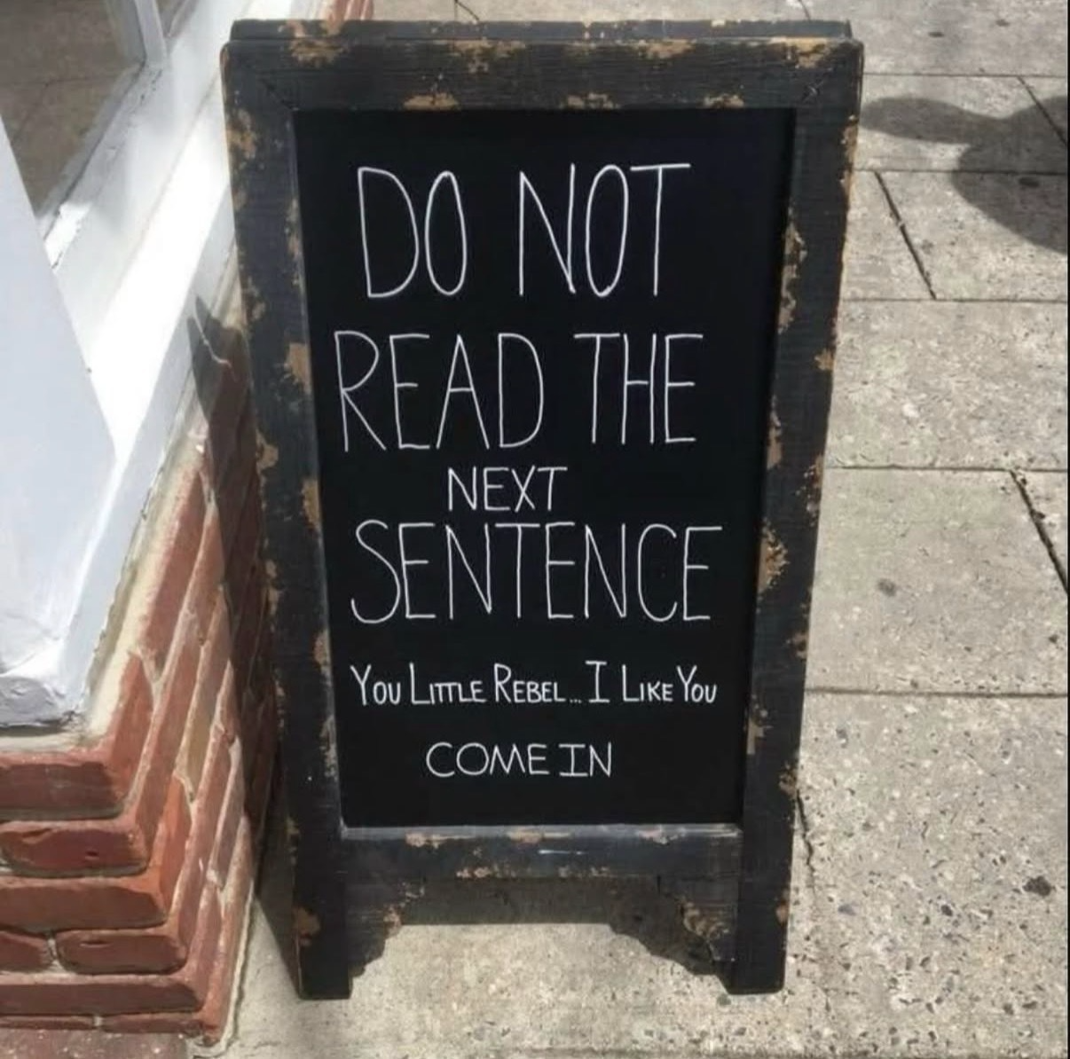 make-customers-rebel-signs-that-get-them-inside-1afc17c4.png